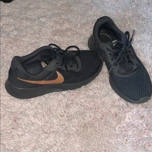 Nike tennis shoes